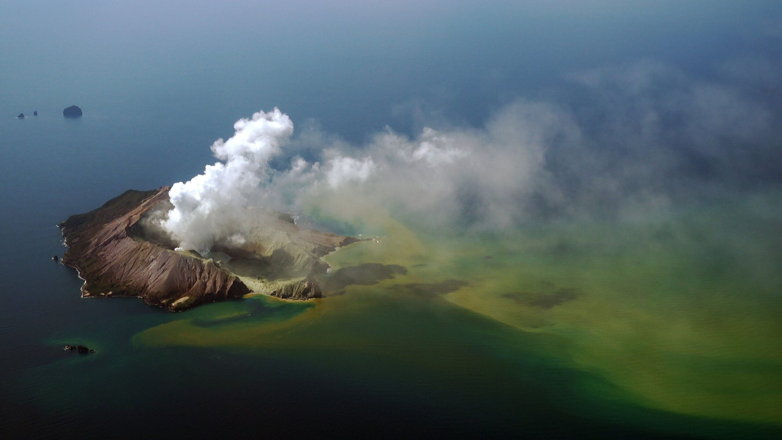 The Volcano: Rescue from Whakaari รีวิวหนัง
